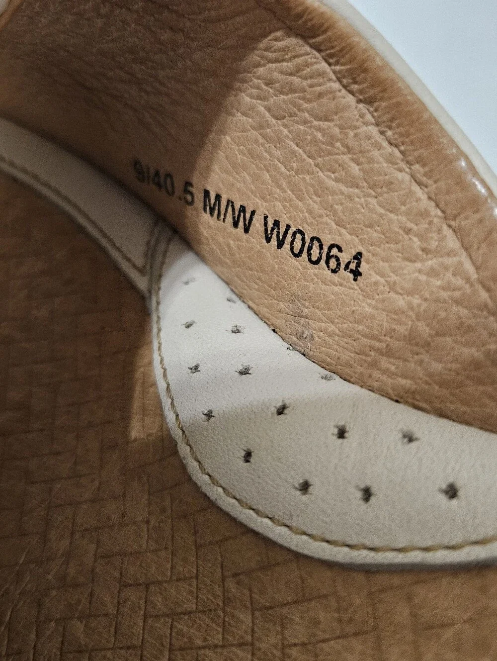 Born Drilles Women's Espadrilles Wedge Sandals Cream Size 9 US Comfort Shoe